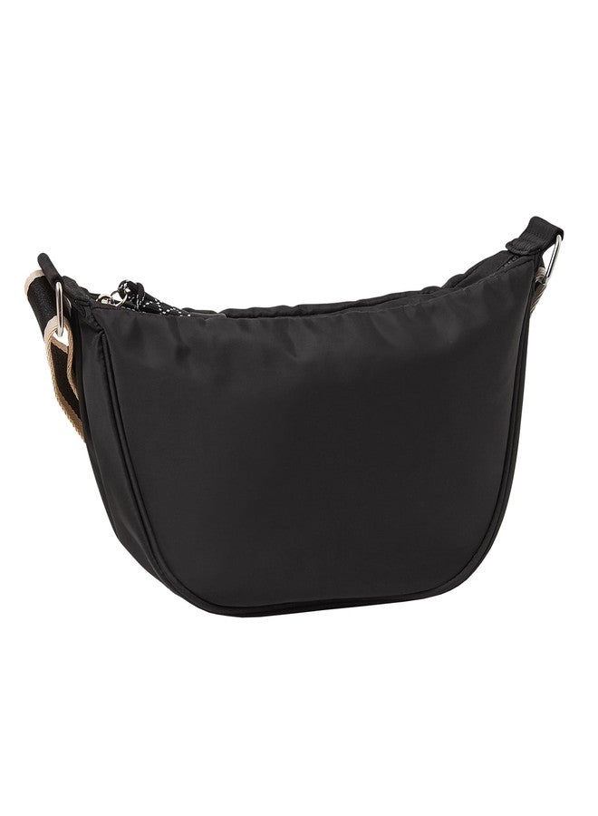 أكسيسورايز حقيبة كتف سوداء نسائية من أكسسورايز لندن مصنوعة من النايلون المعاد تدويره - Image 2